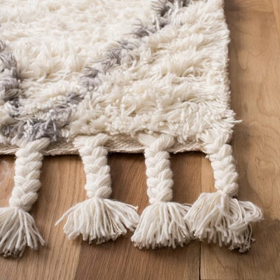 Casablanca CSB951 Hand Tufted Area Rug - Safavieh 2 Casablanca CSB951 Hand Tufted Area Rug - Safavieh - Image 2