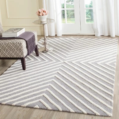 Harper Chevron Accent Rug - Safavieh 2 Harper Chevron Accent Rug - Safavieh - Image 2