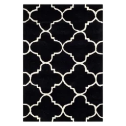 Lena Quatrefoil Design Tufted Accent Rug - Safavieh