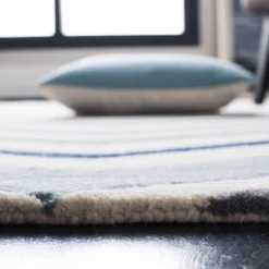 Dublin Chevron Geometric Tufted Area Rug - Safavieh -Safavieh Rug Outlet Store GUEST 6882338b e914 4a99 a7c9 2cd4faa4557c