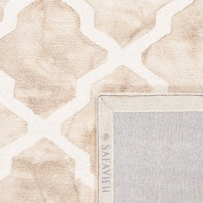 Page Quatrefoil Design Area Rug - Safavieh 3 Page Quatrefoil Design Area Rug - Safavieh - Image 3