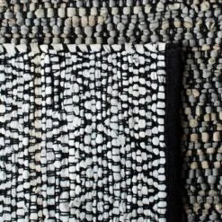 Racheal Geometric Accent Rug - Safavieh -Safavieh Rug Outlet Store GUEST 70479ef6 2586 4fe3 abd7 99495a0a7b93