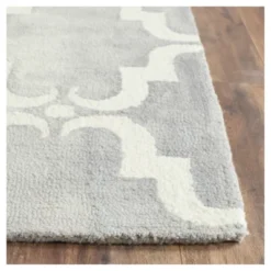 Charleston Quatrefoil Design Area Rug - Safavieh
