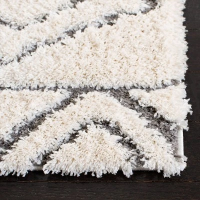 Angelique Geometric Design Loomed Rug - Safavieh 1 Angelique Geometric Design Loomed Rug - Safavieh