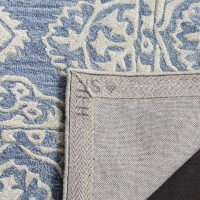 Santa Clara Damask Tufted Area Rug - Safavieh 2 Santa Clara Damask Tufted Area Rug - Safavieh - Image 2