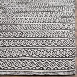 Amirah Rug - Safavieh