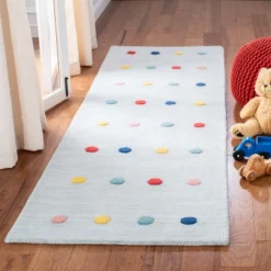 Safavieh Kids SFK803 Hand Loomed Area Rug - Safavieh