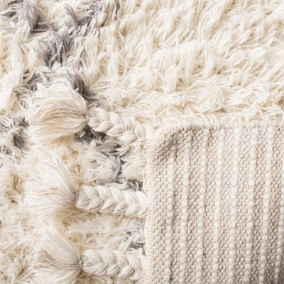 Casablanca CSB951 Hand Tufted Area Rug - Safavieh 5 Casablanca CSB951 Hand Tufted Area Rug - Safavieh - Image 5