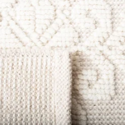 Freddie Medallion Woven Rug - Safavieh -Safavieh Rug Outlet Store GUEST a7c7e4b4 2e04 453d 8965 21c59b1abf98