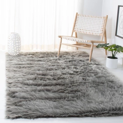 Yvette Solid Loomed Accent Rug - Safavieh 1 Yvette Solid Loomed Accent Rug - Safavieh