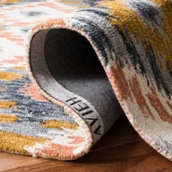 Jasmin Geometric Hooked Rug - Safavieh -Safavieh Rug Outlet Store GUEST acc6e5e6 0d00 4d9a 8d7f 1f2aaed33a57