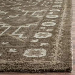 Meara Tufted Rug - Safavieh