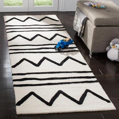 Safavieh Kids SFK907 Hand Tufted Area Rug - Safavieh 1 Safavieh Kids SFK907 Hand Tufted Area Rug - Safavieh