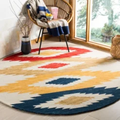 Holden Geometric Design Area Rug - Safavieh -Safavieh Rug Outlet Store GUEST cd36e99b 8a08 489c bb73 c30f43c6fd8c