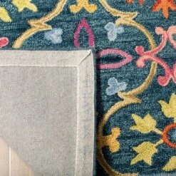 Kaitlyn Shapes Hooked Rug - Safavieh -Safavieh Rug Outlet Store GUEST ce14b690 270c 4e90 8522 30adb6e722f6