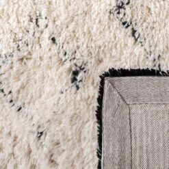Rosalina Rug Ivory/Black - Safavieh -Safavieh Rug Outlet Store GUEST f850f197 6264 4f50 8725 b58a0471fa37