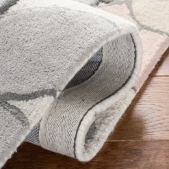 Safavieh Kids SFK923 Hand Tufted Area Rug - Safavieh -Safavieh Rug Outlet Store GUEST f9949d6c b9e3 4f95 a0da 960a1d4efa38